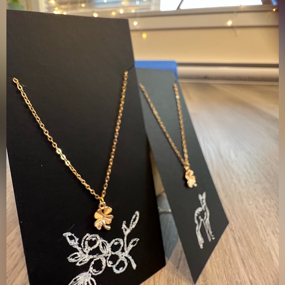 👑LUCKY GIRL Gold Clover Pendant Necklace 🍀